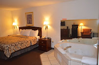 Super 8 by Wyndham Mayfield