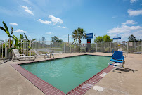 Blue Dolphin Inn & Cottages