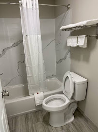 OYO Hotel Pineville LA Hwy 165