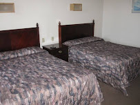 Monte Carlo Inn - Brampton Suites