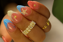 LUSH NAIL BAR