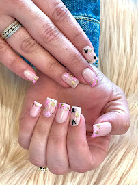 Glo Nail Lounge & Spa