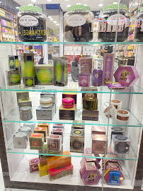 Hassan Shahin Ahmed Perfumes L.L.C. (Br.)