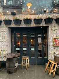 The Dirty Onion and Yardbird