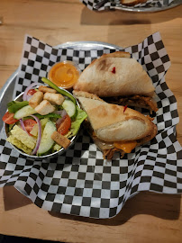 Roxbury Pub & Grill