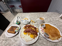 Hills Maple Leaf Restaurant