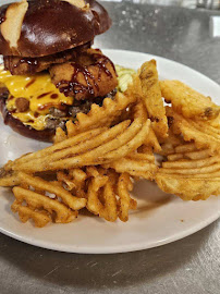 Landmark Grill & Grind - Restaurant