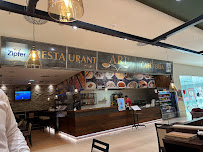Ari's Restaurant