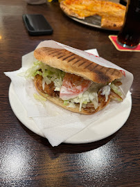 Ari's Restaurant