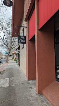 Kinja Sushi Bar & Restaurant