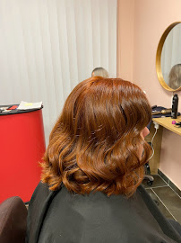 Hair styliss