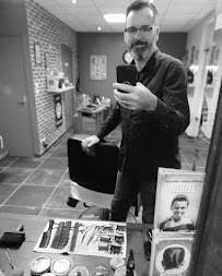 Max Barber Shop