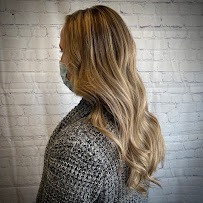 Corner Salon