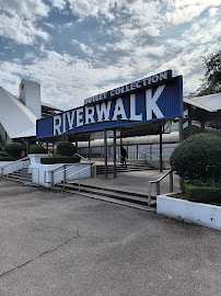 Riverwalk Outlets