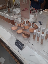 CHANEL FRAGRANCE & BEAUTY