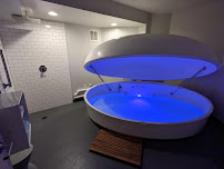 BUOY UNDERGROUND Float Spa