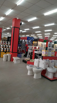 MITRA BANGUNAN SUPERMARKET KERTAPATI