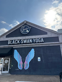 SECOND SIDE YOGA