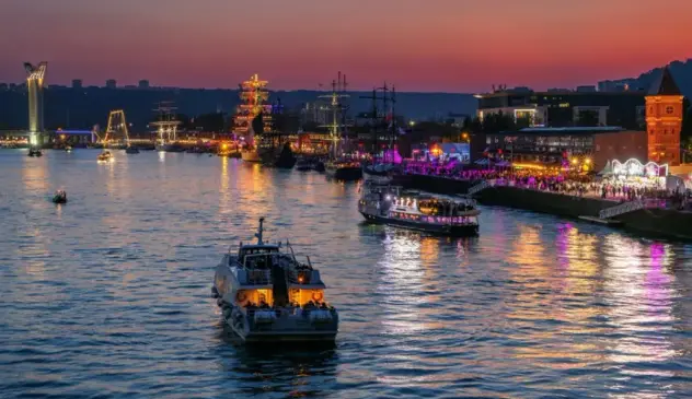 Over 100 German tourists safe after cruise ship crash in France