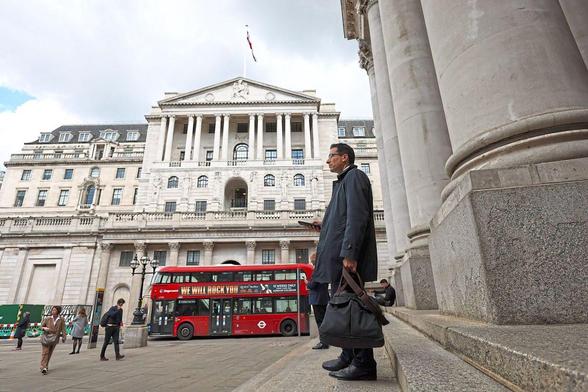 BoE urged to hold back long-dated bonds from market