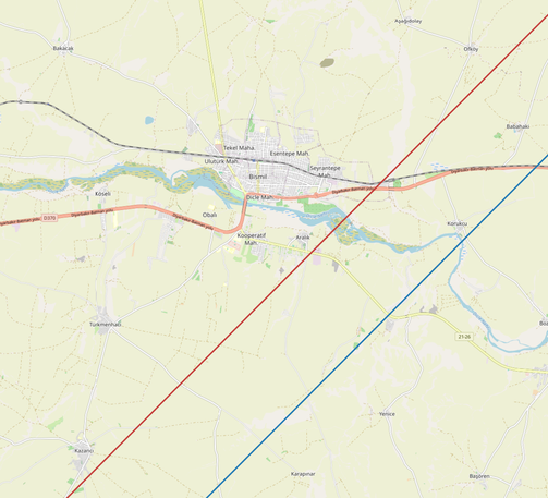Loxodromic curve in Web-Mercator (red) vs straight line connecting the end endpoints (blue). Higher zoom level.
