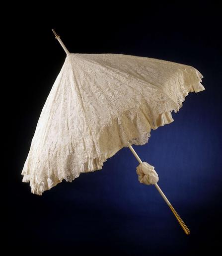 Parasol met dek van naaldkant, point de gaze de Bruxelles, gevoerd met crêpe georgette, anonymous, 1897