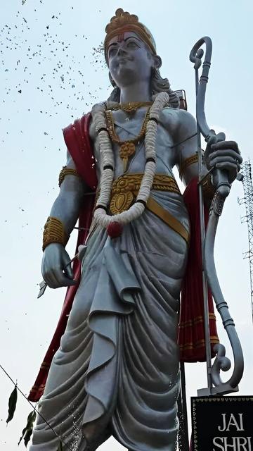 🇨🇦🇮🇳 BREAKING: A 51-foot tall statue of Lord Ram was unveiled at the Hindu Heritage Centre in Mississauga, Ontario, marking the tallest Lord Ram statue in North America. The inauguration ceremony featured flower petals and strong community support, inspired by the renowned Ram Janmabhoomi temple in Ayodhya, India.


Constructed over four years using fiberglass and steel, the statue is engineered to withstand harsh Canadian winters and winds up to 200 km/h. Acharya Surinder Sharma Shastri described it as “a spiritual gift to the community.” Located conveniently near downtown Toronto, the site is expected to attract visitors from across North America.

N:B.📝 While Canada’s continued support for Khalistani terrorists/separatists has strained diplomatic ties with India, the unveiling of this statue may serve as a positive step toward strengthening bilateral relations and opening new avenues for diplomacy.

—LL

https://t.me/leakliv/3132

https://bsky.app/profile/leakliv.bsky.social/post/3lvnyeouy3c2c

 >LEAKLIV:/ @leakliv