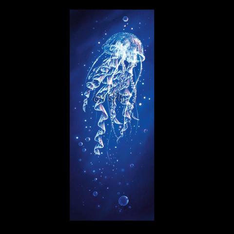 Marque-page illustré représentant une méduse iridescente qui nage dans la mer.