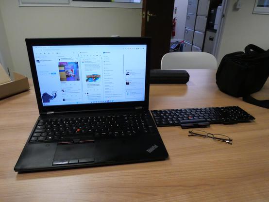 Thinkpad P50 with new keyboard - the old keyboard is next to it, in front of that are +1,00 cheap reading glasses
