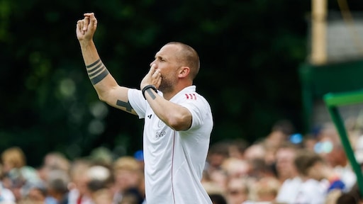 Como bezorgt Ajax eerste nederlaag in voorbereiding 
