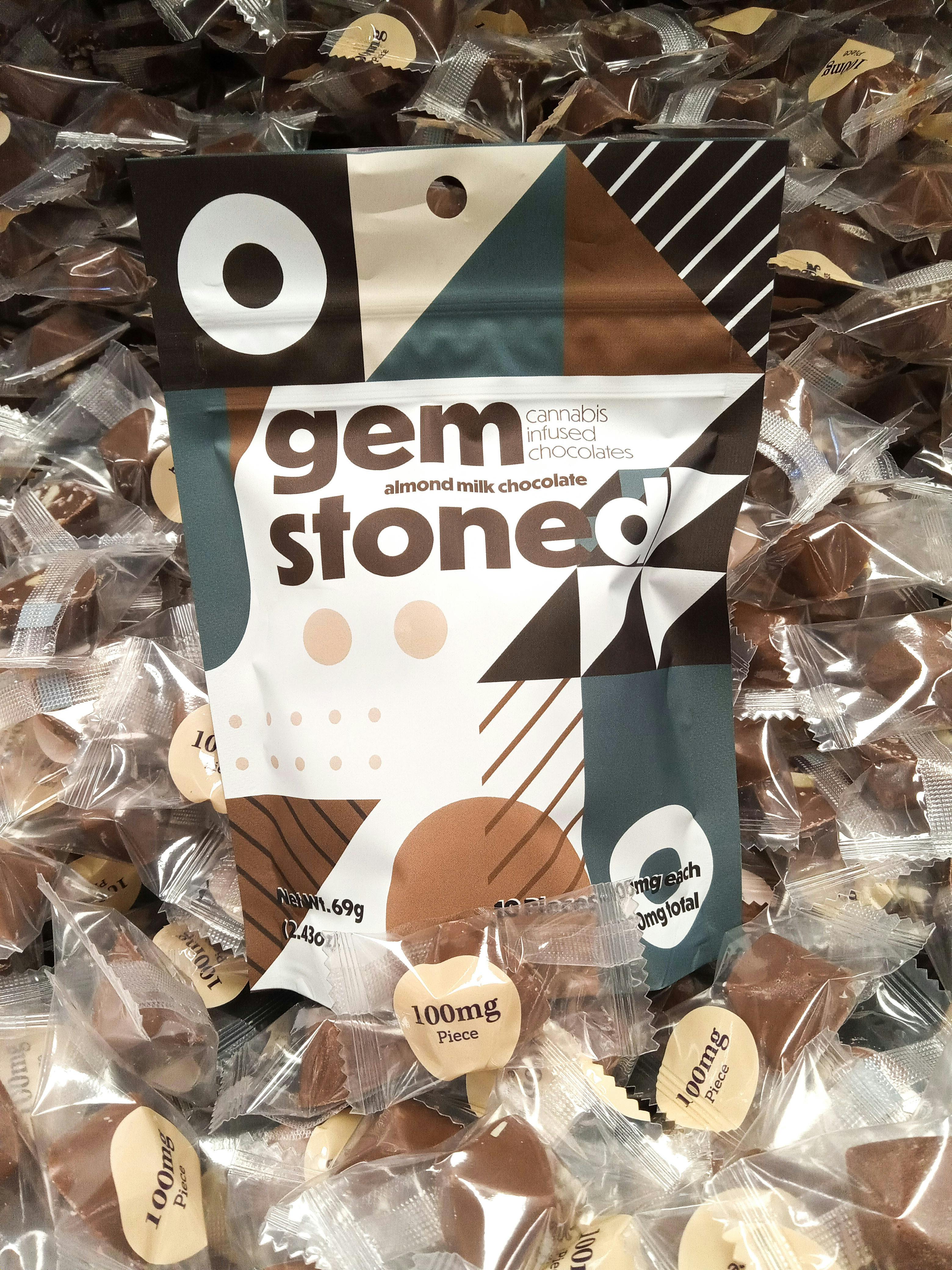 Gem Stoned Milk Chocolate with Almonds - 1000mg - image 1