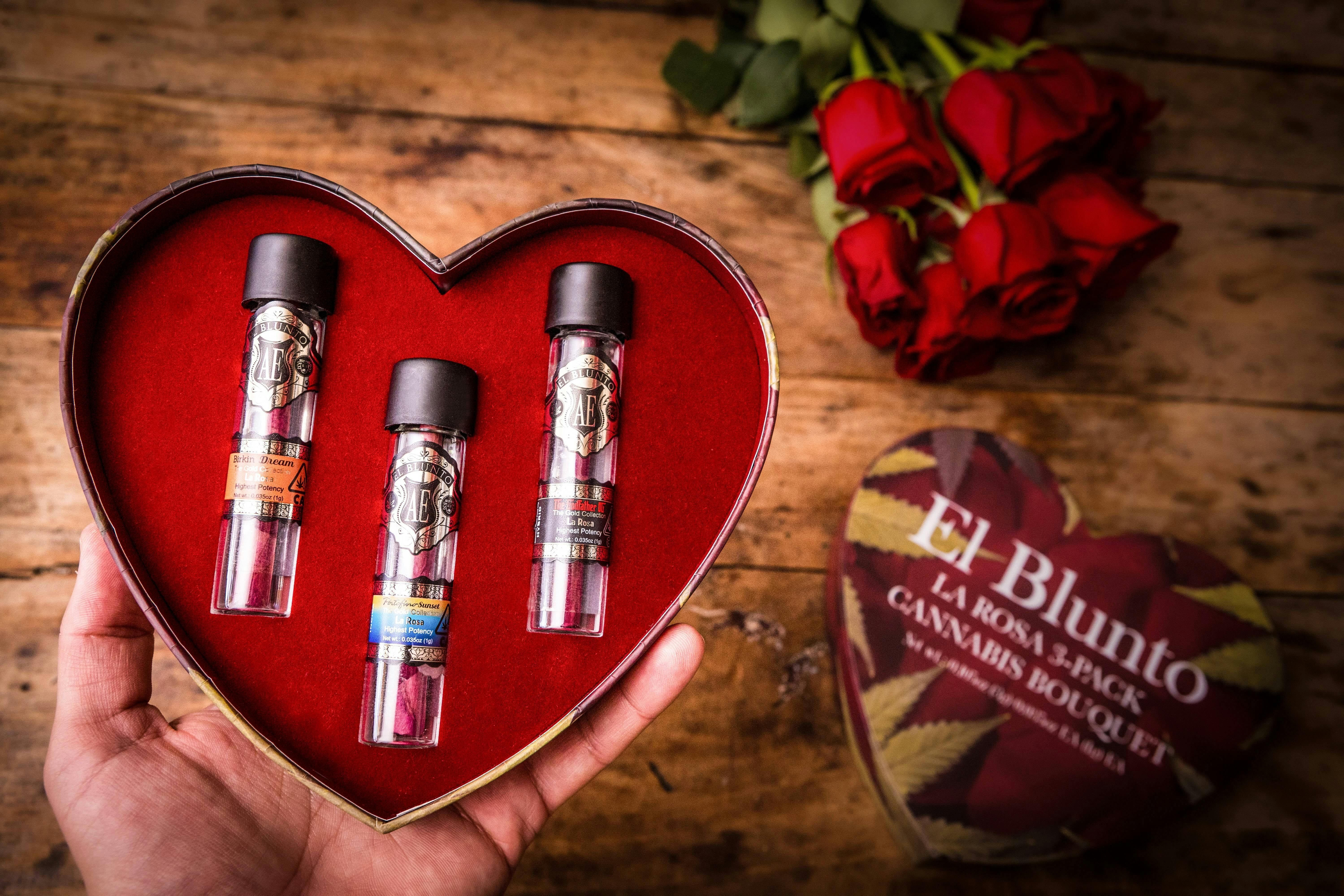 El Blunto La Rosas 3-Pack - Heart Shaped Box - 3 x 1G [Rose Joints] - image 1