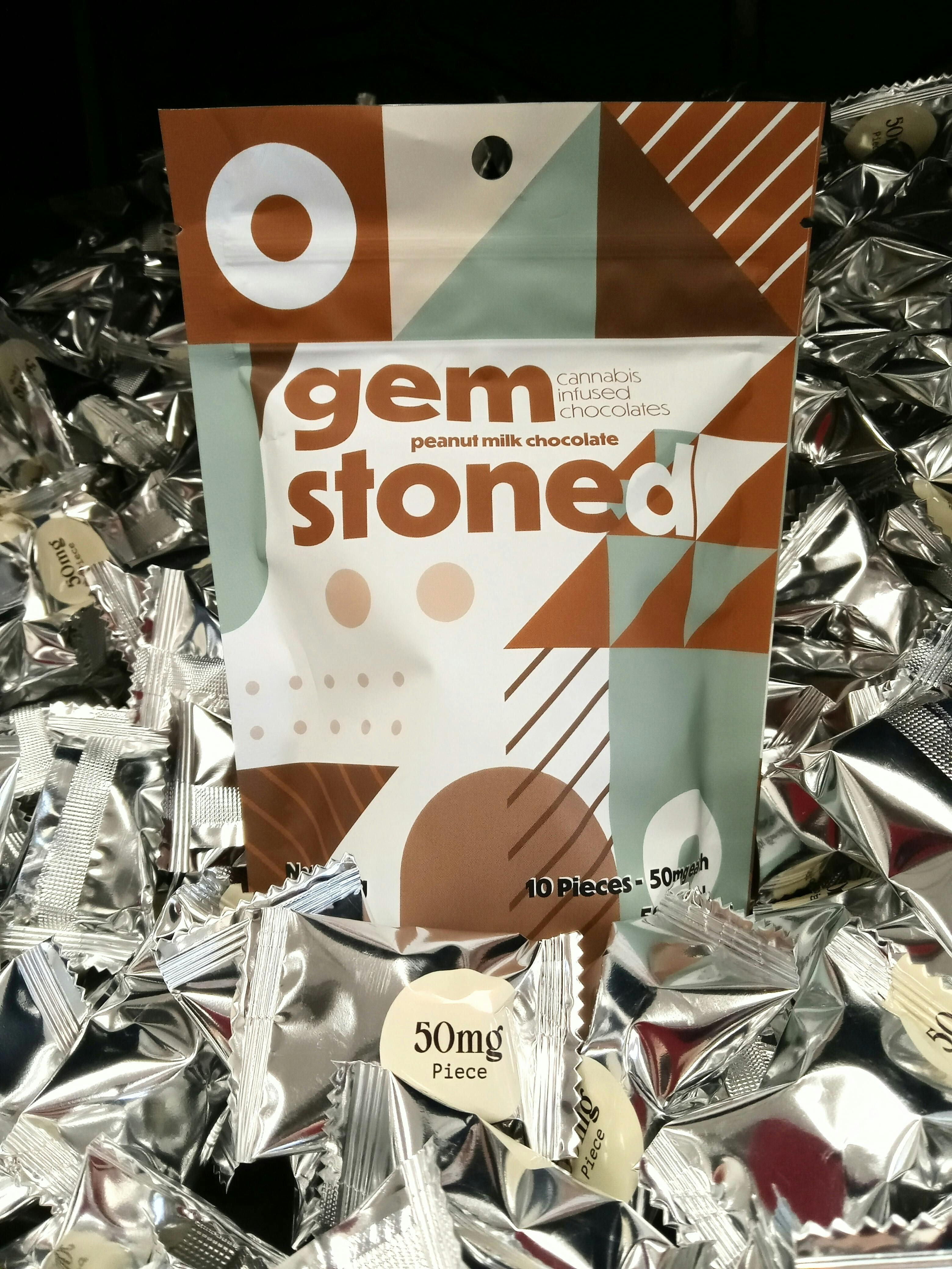 Gem Stoned Milk Chocolate with Peanuts - 500mg - image 1
