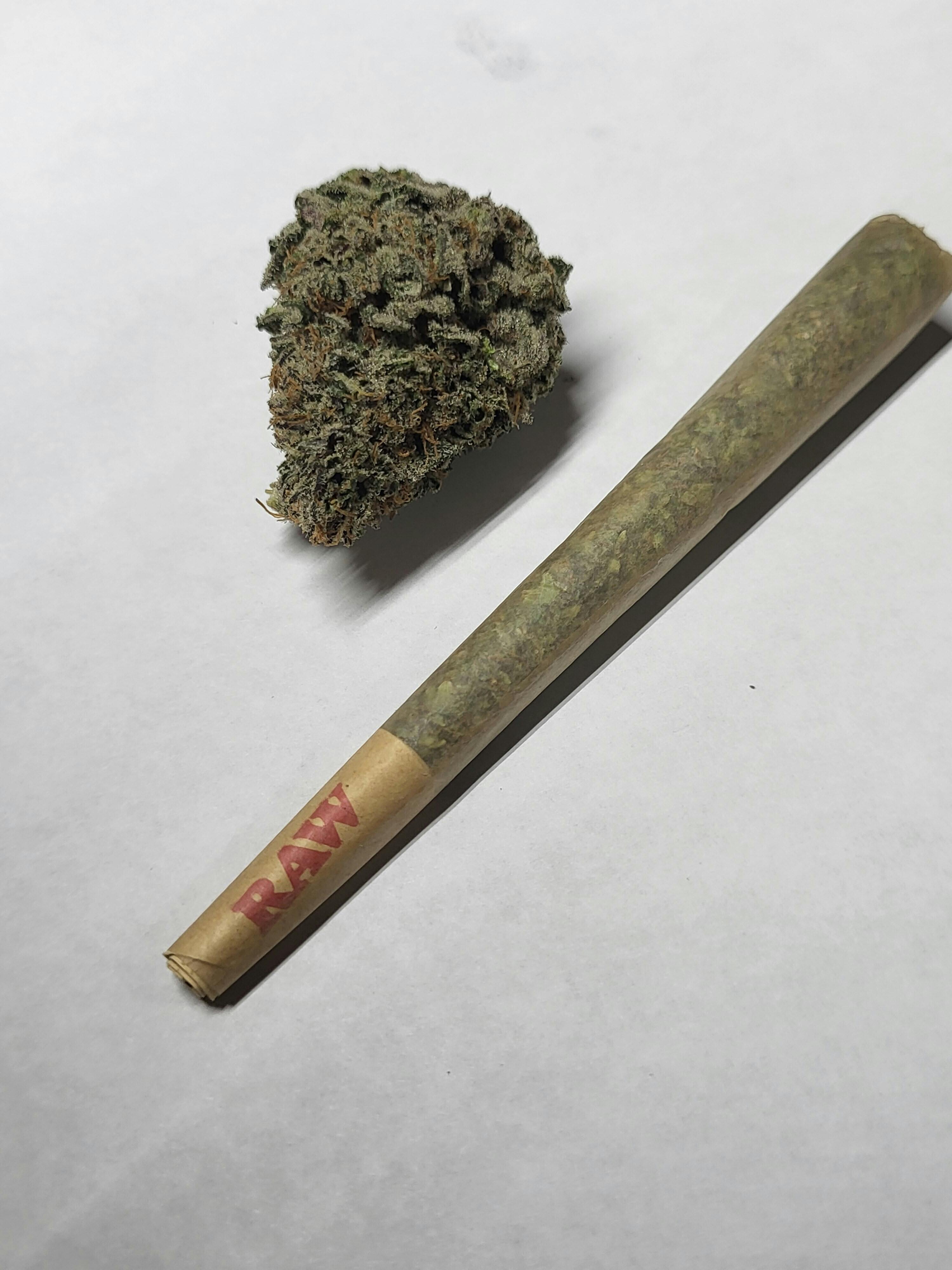 1G White Runtz Premium Pre-Roll - image 1