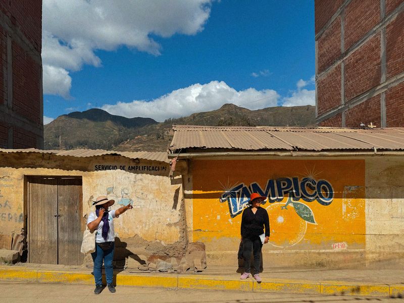 Photo of women in Bolivia by filmmaker Michael Candelori